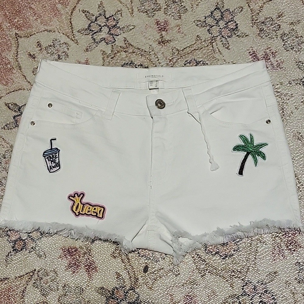 Springfield Jeans White Frayed Edge Zip Front 5-Pocket 2" Inseam Shorts - Size 8